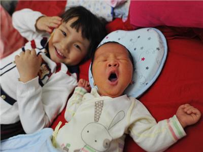غرامة مليون يوان على أسرة صينية بسبب كثرة الإنجاب