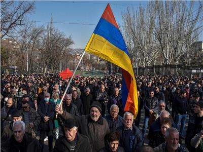 تفاقم الأزمة في أرمينيا لرفض الرئيس إقالة قائد عسكري