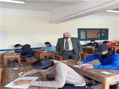 «تعليم الإسكندرية» يتابع امتحانات النقل بإدارة وسط التعليمية