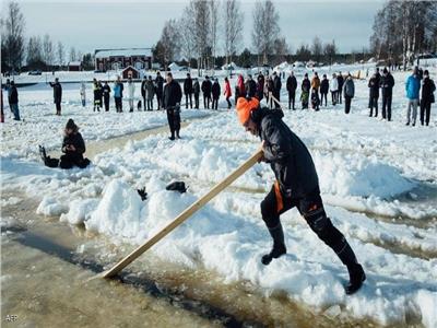 فريق فنلندي يحاول إطلاق أكبر جولة مرح جليدية في العالم | صور  