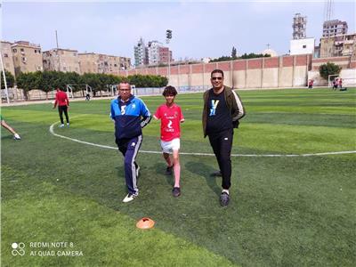 بعد تكريم وزير الشباب.. الطفل إبراهيم ينتظم في تدريب منتخب الشرقية للصم
