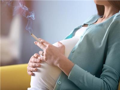 الصحة تحذر الحوامل والأطفال والرُضّع من دخان السجائر والشيشة  