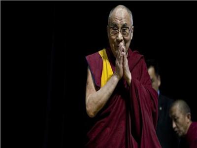 بالفيديو| دالاي لاما يتلقى الجرعة الأولى من لقاح كورونا