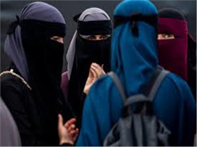 السويسريون يصوتون في استفاء لحظر «أغطية الوجه»