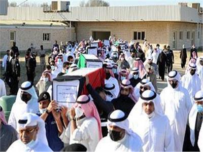 الكويت تشيع رفات 9 من ضحايا الغزو العراقي عام 1990