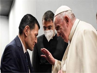بابا الفاتيكان يلتقي بوالد الطفل الغريق إيلان كردي