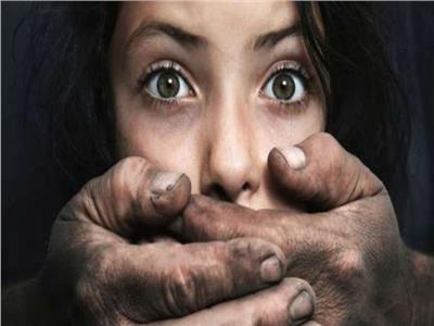 «طفلة العمرانية» تروي أمام النيابة تفاصيل الاعتداء عليها من «محامي»