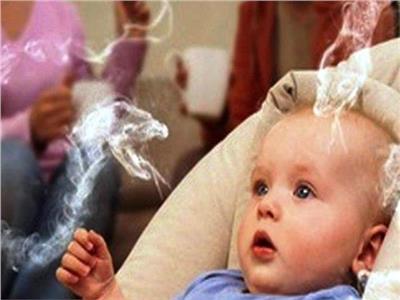 استشاري يحذر من خطورة تعرض الأطفال لدخان التبغ | فيديو