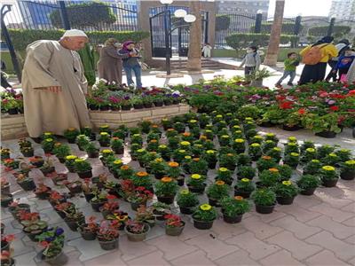 رئيس مدينة كفر الدوار يتابع استعدادات «معرض الزهور»