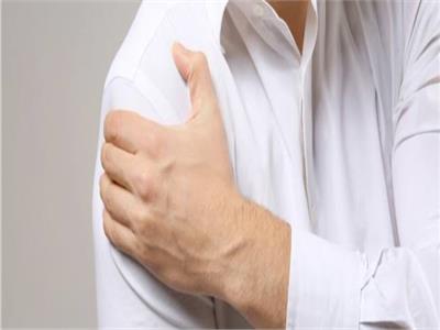 دراسة تكشف أن إصابتك بآلالام الكتف الأيمن تشير لإصابتك بسرطان الكبد