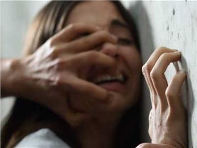 الإعدام لشخصين اغتصبا امرأة باكستانية أمام طفليها