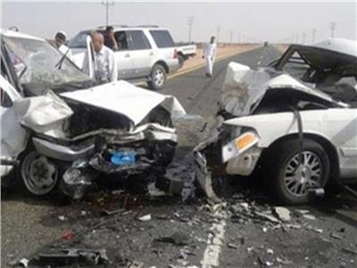 إصابة ٦ أشخاص في حادث تصادم بطريق أبو حماد