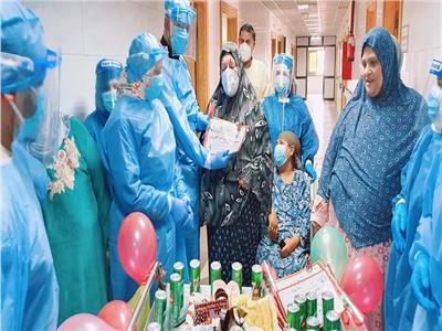 مستشفى كفر الزيات يحتفل بمريضات «كورونا» بمناسبة عيد الأم 