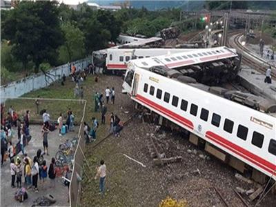 ارتفاع حصيلة قتلى انحراف قطار تايوان إلى 41 قتيلا