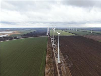 مزرعة الرياح «كارمالينوفسكايا» بدأت توريد الكهرباء لسوق الجملة