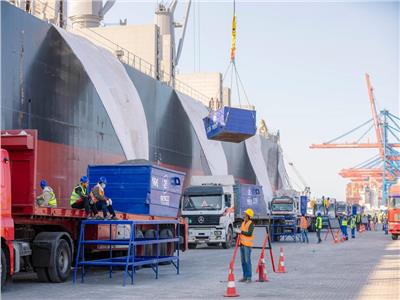 اقتصادية قناة السويس: نجاح شحن أول سفينة «كلينكر» بحمولة 50 ألف طن 