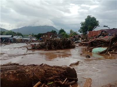 أكثر من 150 قتيلا في فيضانات إندونيسيا 