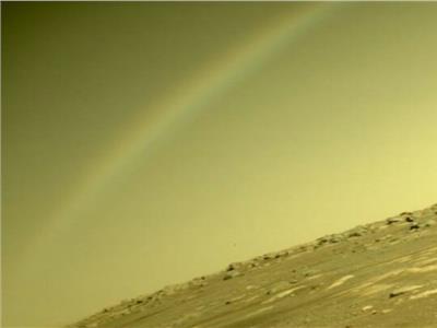 «فلكية جدة» توضح حقيقة ظهور قوس قزح على سطح المريخ  