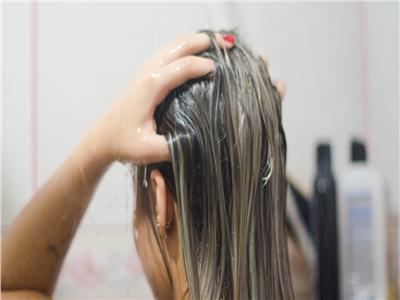 أسهل طريقة لعمل «ماسك الحنة» لترطيب الشعر في المنزل 