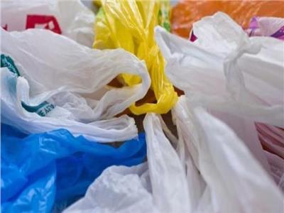 4 آلاف منشأة مهددة بالإغلاق بسبب «أكياس البلاستيك»
