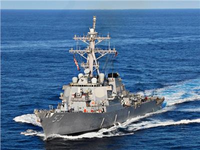 البحرية الأمريكية تستفز نيودلهي بإرسال مدمرة صاروخية لبحر العرب