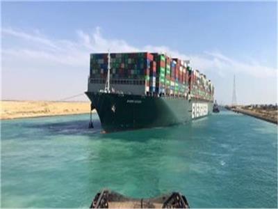 الفريق أسامة ربيع: قناة السويس تشهد عبور السفينة الحاملة للكراكة «مهاب مميش»