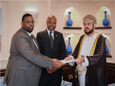 سلطان عُمان يتلقى رسالة خطية من رئيس الصومال