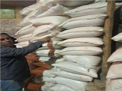 ضبط حمص وملح طعام غير صالح للاستهلاك بالغربية