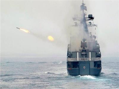 قصف مدفعي للأسطول الروسي في بحر اليابان| فيديو