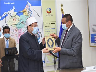 وزير الأوقاف يؤكد على الالتزام بالإجراءات الوقائية لكورونا في المساجد