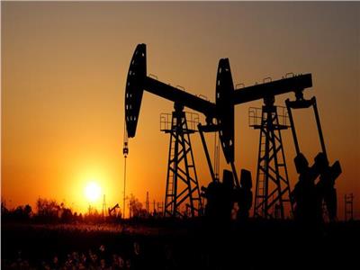 انخفاض أسعار النفط العالمية بعد تصاعد جائحة كورونا في الهند