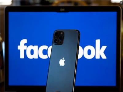 اتهام فيسبوك باستخدام «تكتيكات التخويف» تجاه مستخدمي آبل 