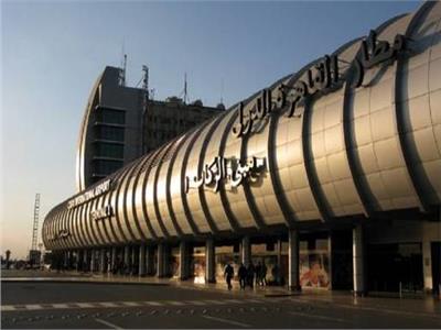 ترحيل 6 هنود من مطار القاهرة بعد ثبوت إيجابية إصابتهم بفيروس كورونا