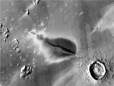 اكتشاف سر بقعة المريخ المظلمة والغامضة