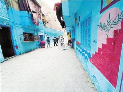 «شفشاون المغربية» لوحات تزين شوارع حدائق القبة