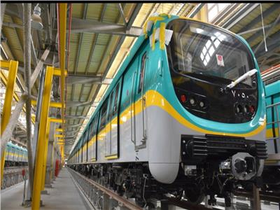 وزير النقل يعلن وصول قطارين جديدين لمترو الأنفاق قادمين من كوريا 