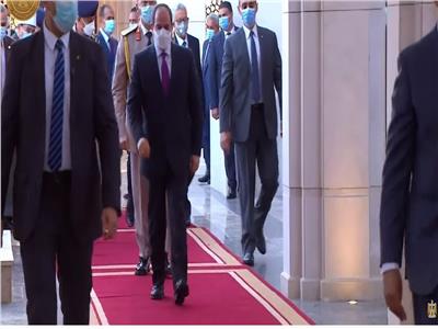 شاهد | لحظة وصول الرئيس السيسي لمسجد الماسة لأداء صلاء عيد الفطر