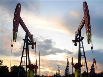 انخفاض أسعار النفط العالمي بعد ارتفاع إصابات كورونا في الهند