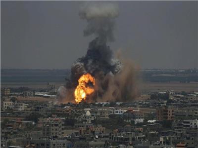 استشهاد فلسطينيين استنشقوا غازات سامة جراء القصف الإسرائيلي