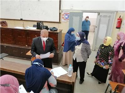 رئيس جامعة الأزهر يتفقد لجان امتحانات السنة التأهيلية