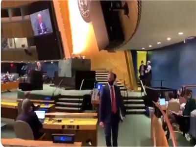 انسحاب مندوب إسرائيل من جلسة الأمم المتحدة أثناء كلمة المالكي | فيديو