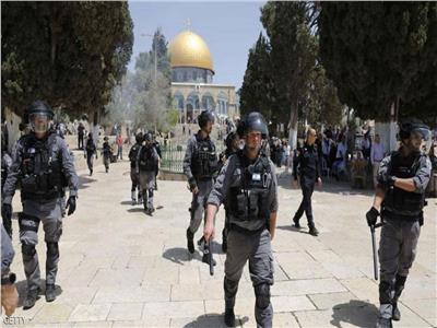 قوات الاحتلال الإسرائيلي تقتحم المسجد الأقصى وتعتدي على المصلين