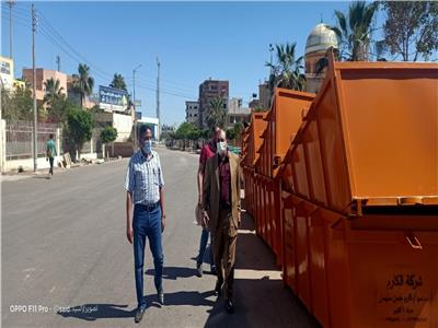 صناديق وحاويات نظافة جديدة لجمع القمامة ببني عبيد بالدقهلية