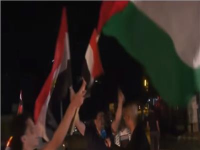 العلم المصري يجوب احتفالات قطاع غزة.. وإشادة فلسطينية بدور الرئيس السيسي | فيديو