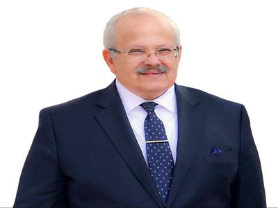رئيس جامعة القاهرة يناقش نجاحات جهود الفرق البحثية لمكافحة كورونا
