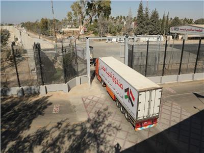 قافلة «تحيا مصر» تصل الأراضي الفلسطينية لتوزيع المساعدات الغذائية والأدوية