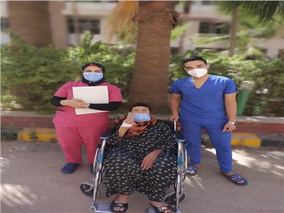 تعافي مسنة من فيروس كورونا بمستشفى حجر صحي كفر الدوار 