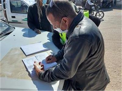 115 محضر كمامات لمواطنين لم يلتزموا بالإجراءات الوقائية في بني سويف