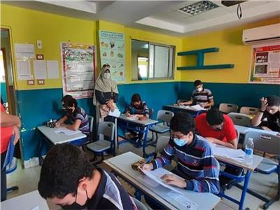 محافظ الإسماعيلية يتدخل للإفراج عن طلاب بالإعدادية بعد واقعة تسريب الامتحان