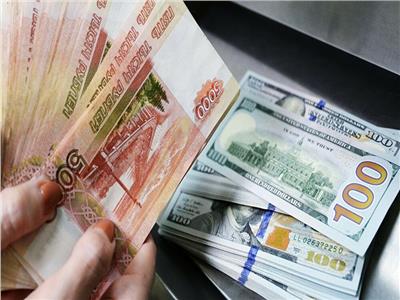 روسيا تبدأ فعليًا التخلي عن الدولار.. وتتجه إلى تصفيره